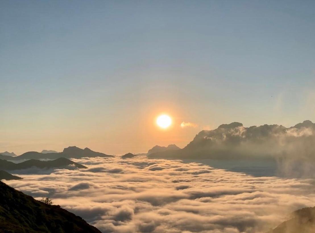 Los Toriles Los Espejos de la Reina Luaran gambar